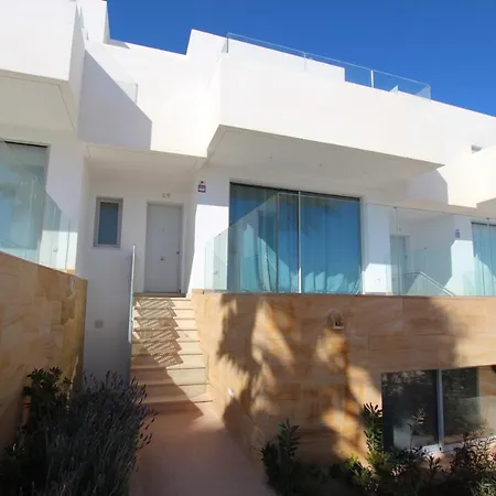 בית נופש 4 Bed Residential Palm Beach C5 פואנגירולה