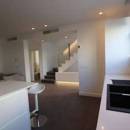 4 Bed Residential Palm Beach C5 בית נופש פואנגירולה