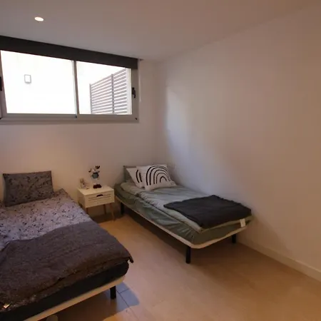 4 Bed Residential Palm Beach C5 בית נופש פואנגירולה
