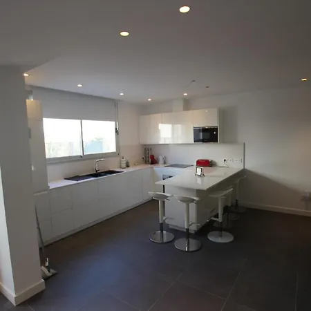 בית נופש 4 Bed Residential Palm Beach C5