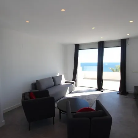 4 Bed Residential Palm Beach C5 פואנגירולה