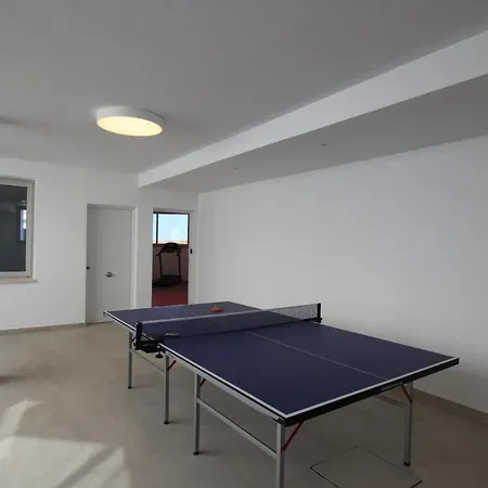 4 Bed Residential Palm Beach C5 בית נופש