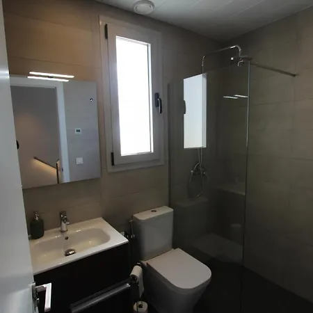 בית נופש 4 Bed Residential Palm Beach C5 *